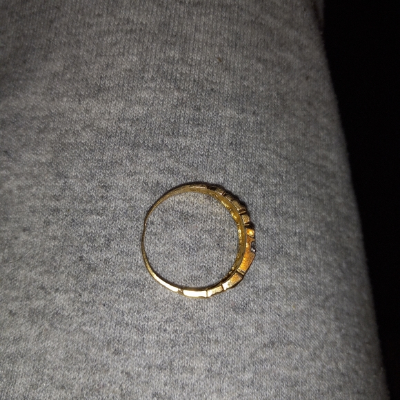 Jewelry - Picture 2 of 3